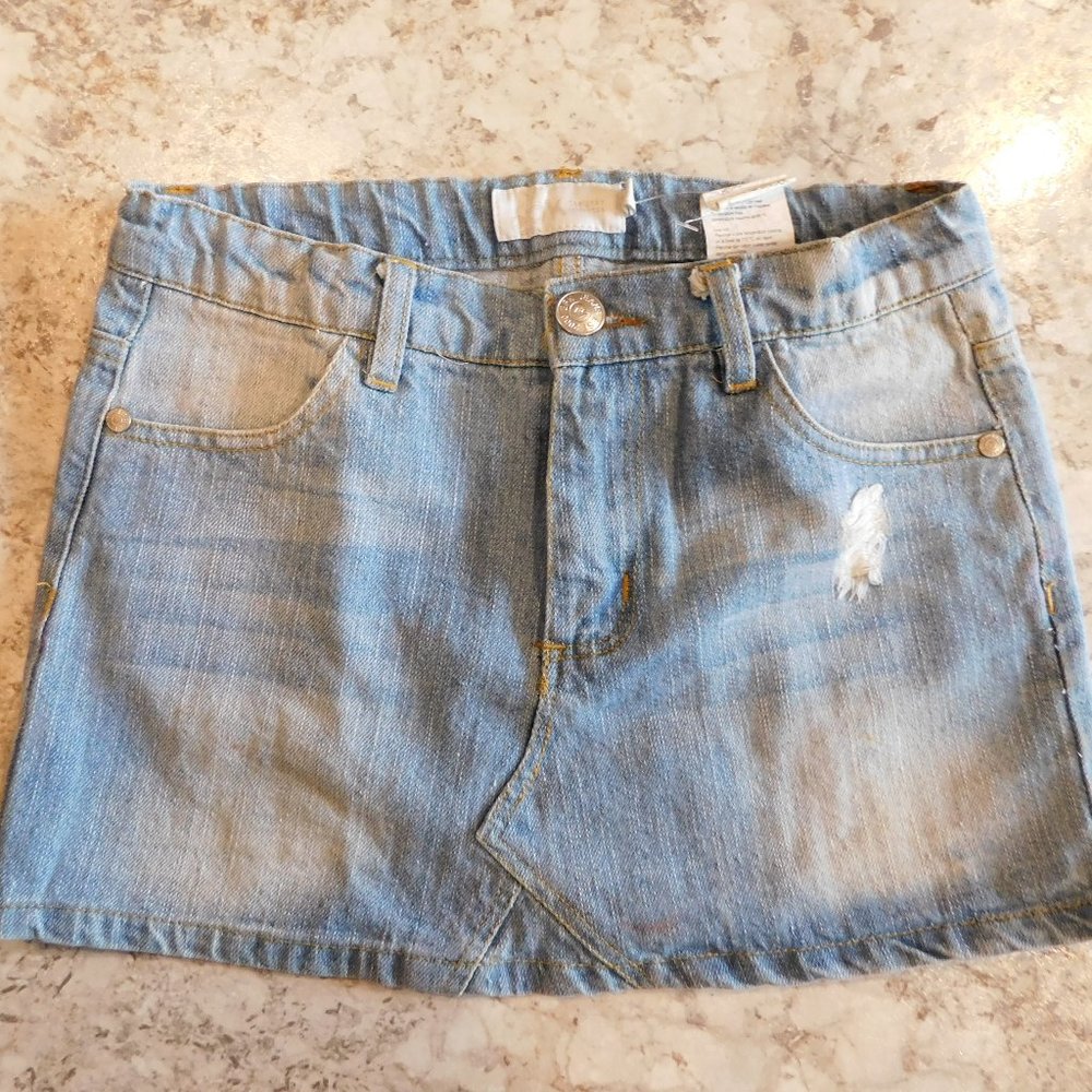 Denim skirt for girl. FRENCH BRAN EPK. Modern. Unworn and without tag.